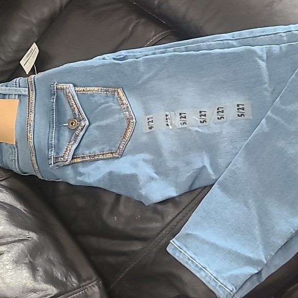Skinny Embroidered Jeans Junior Size 5/27 29" inseam Mid Rise - Picture 1 of 5